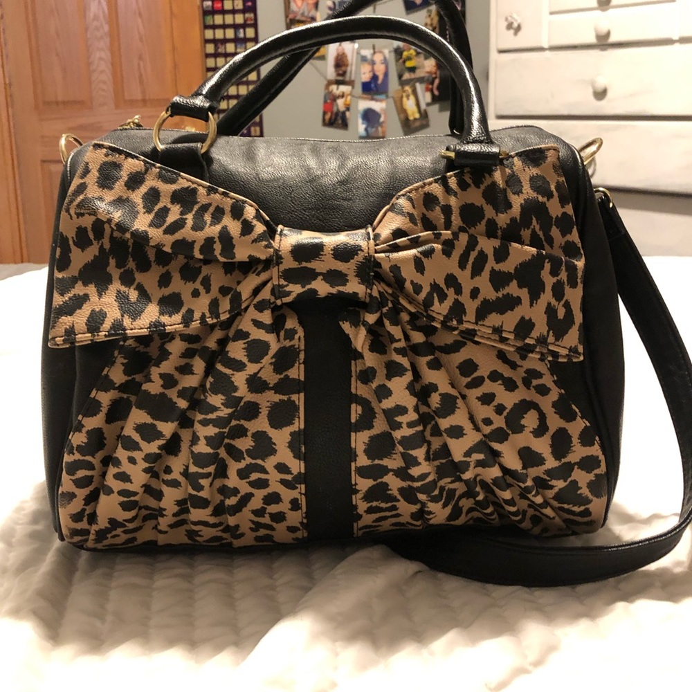 Betsy Johnson bow handbag